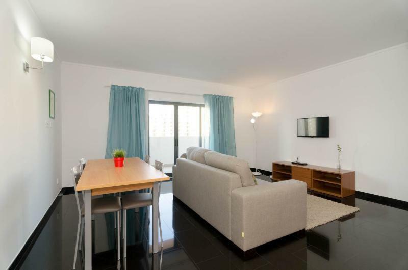 Rocha Tower By Beach Rentals Exterior photo